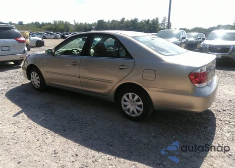 2005 Toyota Camry Le z USA, uszkodzony, nr VIN 4T1BE32K65U614234